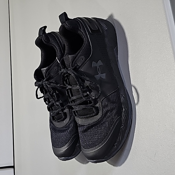 Under armour black size 10.5 athletic shoes - Picture 1 of 6